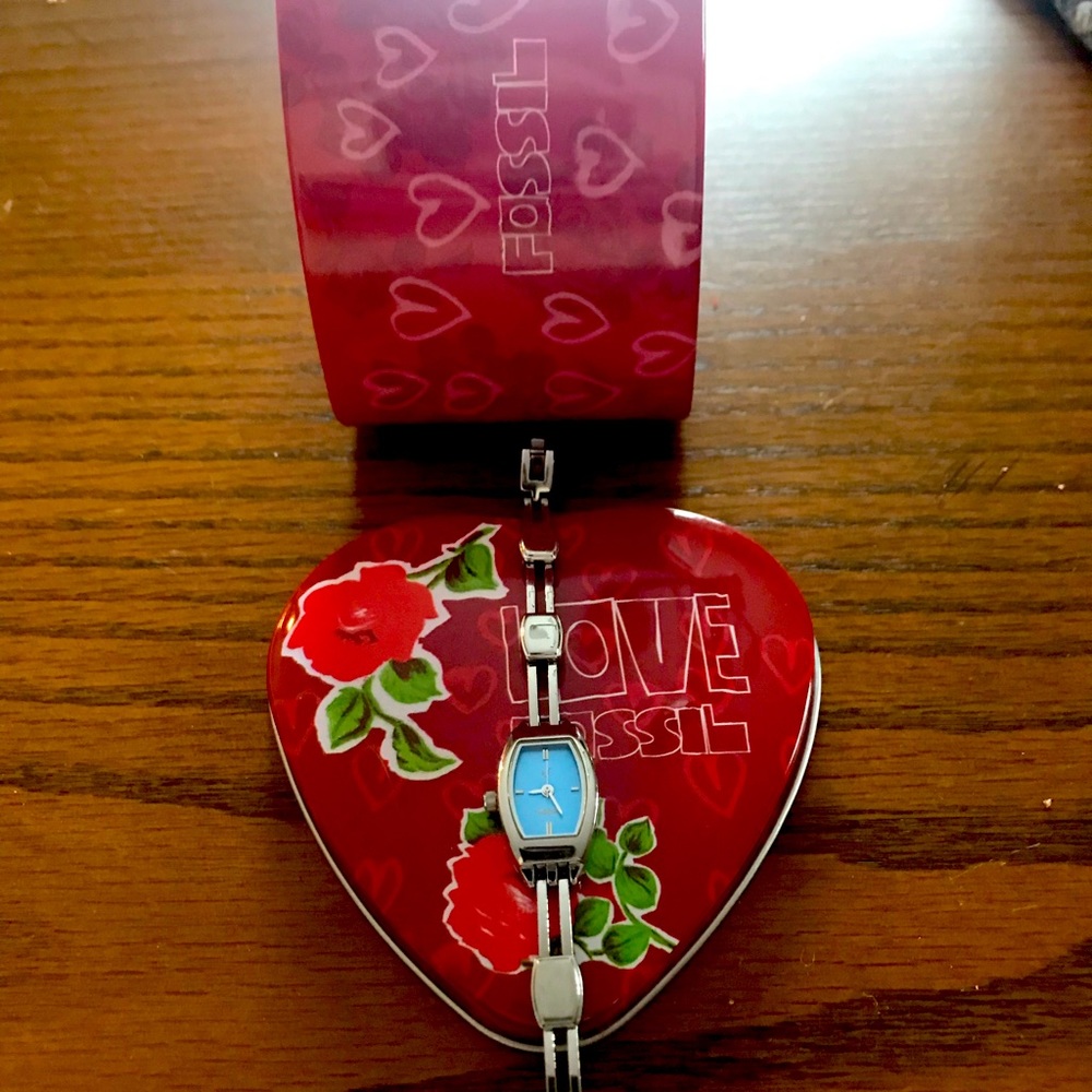 Fossil Watch With Self-Adjusting Links. Needs New… - image 1